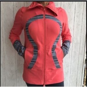 Lululemon In Stride Jacket Size 8 Coral Coal Strata Stripe Thumbholes Activewear